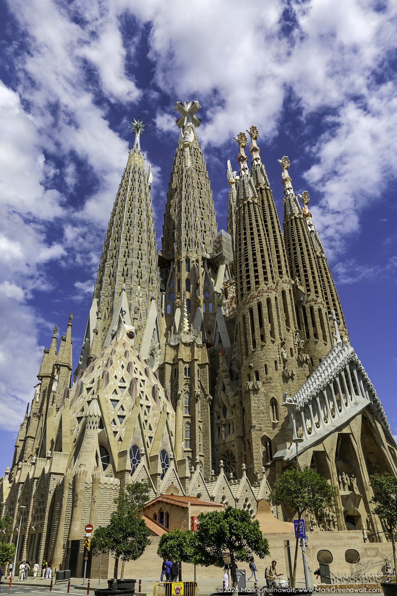 The Basilica La Sagrada FamiliaFeatured Image